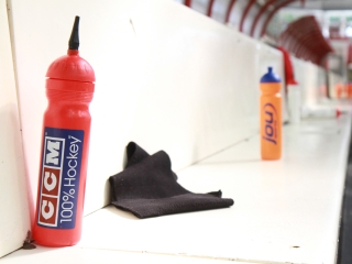 A Dunaújvárosi Acélbikák első jeges edzése - fotó: Ónodi Zoltán