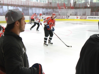 A Dunaújvárosi Acélbikák első jeges edzése - fotó: Ónodi Zoltán