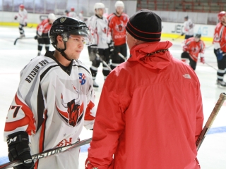 A Dunaújvárosi Acélbikák első jeges edzése - fotó: Ónodi Zoltán
