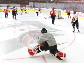 A Dunaújvárosi Acélbikák első jeges edzése - fotó: Ónodi Zoltán