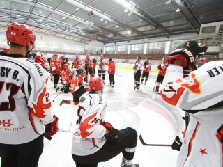 A Dunaújvárosi Acélbikák első jeges edzése - fotó: Ónodi Zoltán