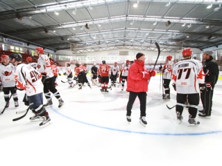 A Dunaújvárosi Acélbikák első jeges edzése - fotó: Ónodi Zoltán