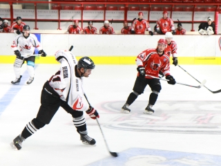 A Dunaújvárosi Acélbikák első jeges edzése - fotó: Ónodi Zoltán