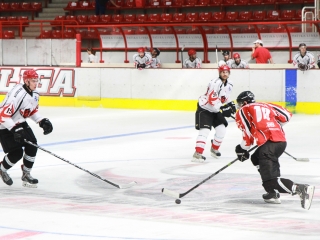 A Dunaújvárosi Acélbikák első jeges edzése - fotó: Ónodi Zoltán