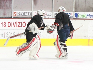A Dunaújvárosi Acélbikák első jeges edzése - fotó: Ónodi Zoltán