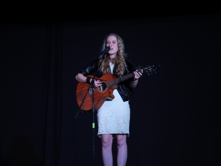 A Rosti iskola szalagavatója a Kultikban - fotó: 