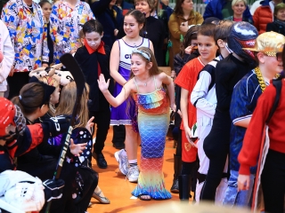 Farsangoltak az alsósok - fotó: 