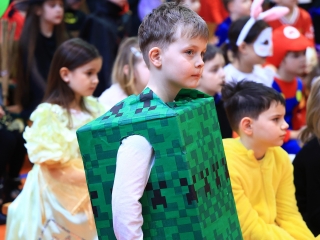 Farsangoltak az alsósok - fotó: 