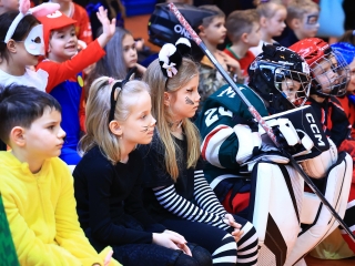 Farsangoltak az alsósok - fotó: 