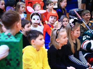 Farsangoltak az alsósok - fotó: 