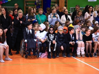 Farsangoltak az alsósok - fotó: 