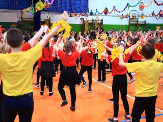 Farsangoltak az alsósok - fotó: 