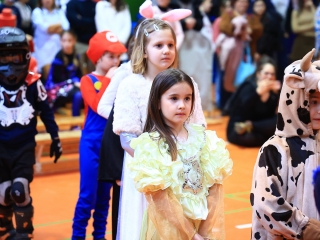 Farsangoltak az alsósok - fotó: 