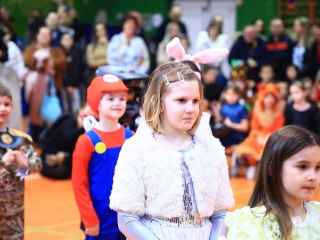 Farsangoltak az alsósok - fotó: 