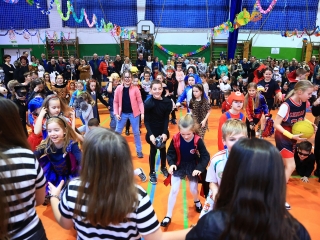 Farsangoltak az alsósok - fotó: 