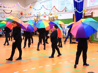 Farsangoltak az alsósok - fotó: 