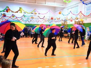 Farsangoltak az alsósok - fotó: 