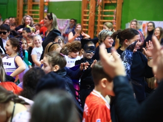 Farsangoltak az alsósok - fotó: 