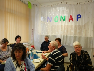 Nőnapi virág- és eseményözön - fotó: 