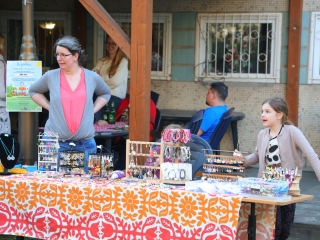 Nőnapi virág- és eseményözön - fotó: 