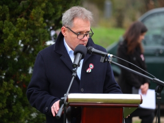 Ünnepi pillanatképek a forradalmi emlékműnél - fotó: 