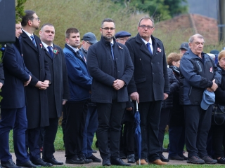 Ünnepi pillanatképek a forradalmi emlékműnél - fotó: 