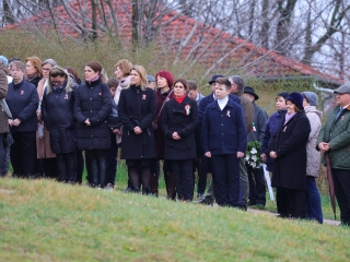 Ünnepi pillanatképek a forradalmi emlékműnél - fotó: 