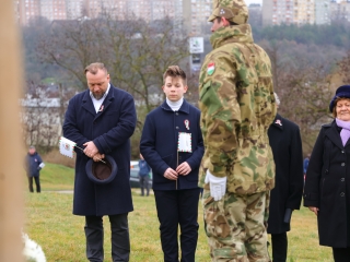 Ünnepi pillanatképek a forradalmi emlékműnél - fotó: 