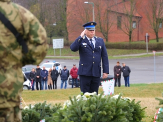 Ünnepi pillanatképek a forradalmi emlékműnél - fotó: 