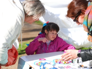 Ragyogj Kéken! és Csilingelő Hangok az autizmus világnapjára időzítve - fotó: 