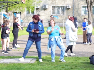 Ragyogj Kéken! és Csilingelő Hangok az autizmus világnapjára időzítve - fotó: 