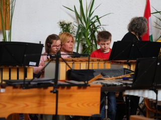 Ragyogj Kéken! és Csilingelő Hangok az autizmus világnapjára időzítve - fotó: 