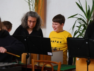 Ragyogj Kéken! és Csilingelő Hangok az autizmus világnapjára időzítve - fotó: 