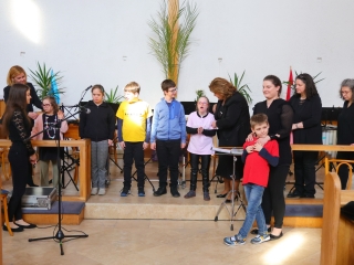 Ragyogj Kéken! és Csilingelő Hangok az autizmus világnapjára időzítve - fotó: 