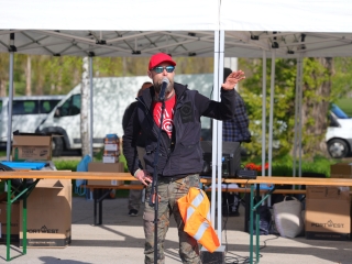 Kék Duna Projekt: közös szemétszedés a folyamnál - fotó: 