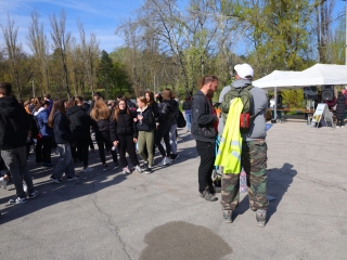 Kék Duna Projekt: közös szemétszedés a folyamnál - fotó: 