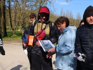 Kék Duna Projekt: közös szemétszedés a folyamnál - fotó: 