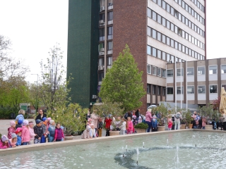 Húsvéti pompában a Városháza tér (galéria) - fotó: 