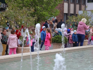 Húsvéti pompában a Városháza tér (galéria) - fotó: 