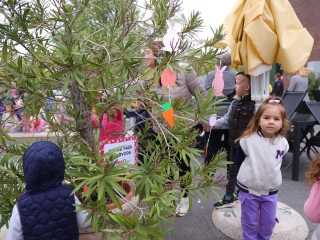 Húsvéti pompában a Városháza tér (galéria) - fotó: 