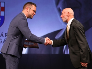 Díjátadó és szoboravatás az ünnepen - fotó: 