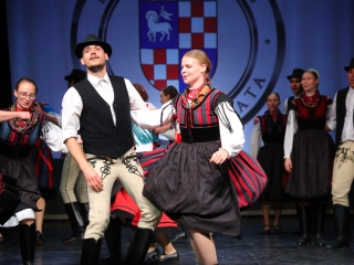 Díjátadó és szoboravatás az ünnepen - fotó: 