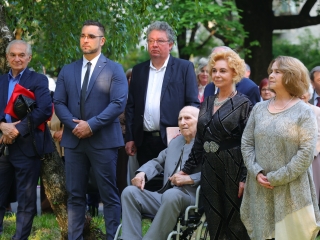 Díjátadó és szoboravatás az ünnepen - fotó: 