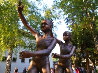 Díjátadó és szoboravatás az ünnepen - fotó: 