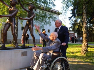 Díjátadó és szoboravatás az ünnepen - fotó: 