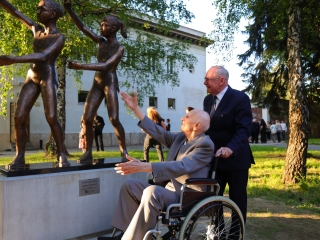 Díjátadó és szoboravatás az ünnepen - fotó: 