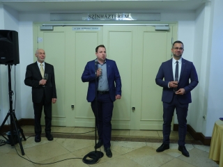 Díjátadó és szoboravatás az ünnepen - fotó: 