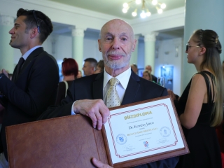 Díjátadó és szoboravatás az ünnepen - fotó: 