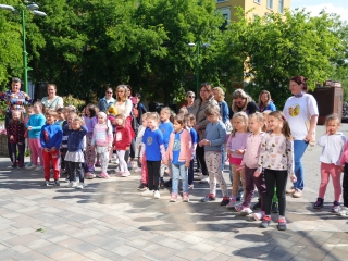 DLSZ-rajzverseny a mozi előtt (2025) - fotó: 