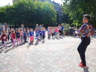 DLSZ-rajzverseny a mozi előtt (2025) - fotó: 